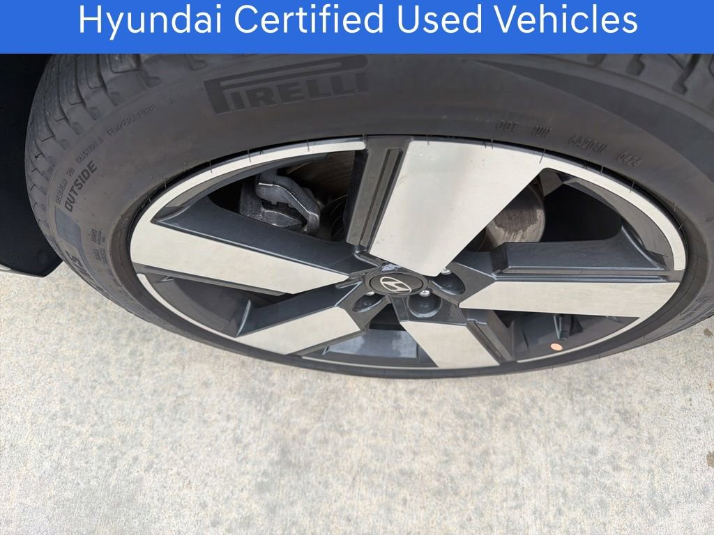 Certified 2025 Hyundai Santa Fe Limited FWD image 11