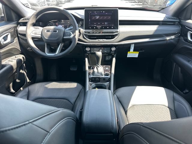 New 2026 Jeep Compass Latitude AWD/4WD image 14