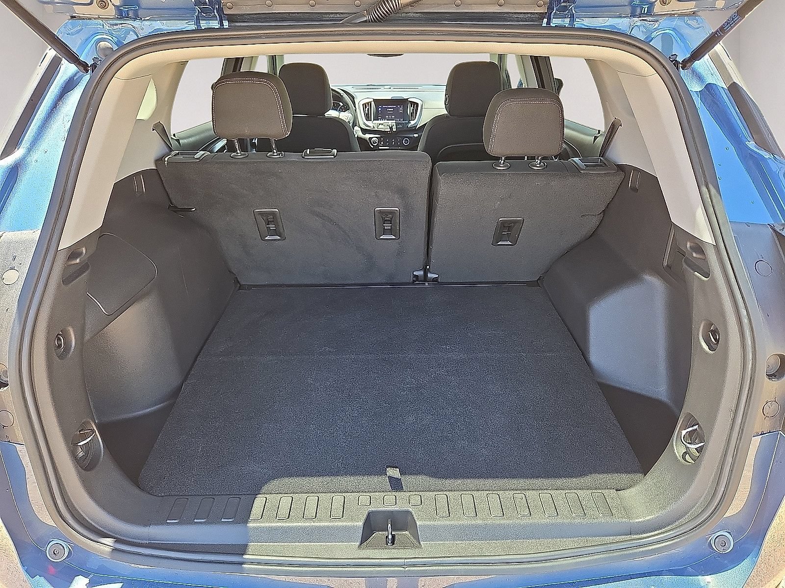 Used 2024 GMC Terrain SLE FWD image 14