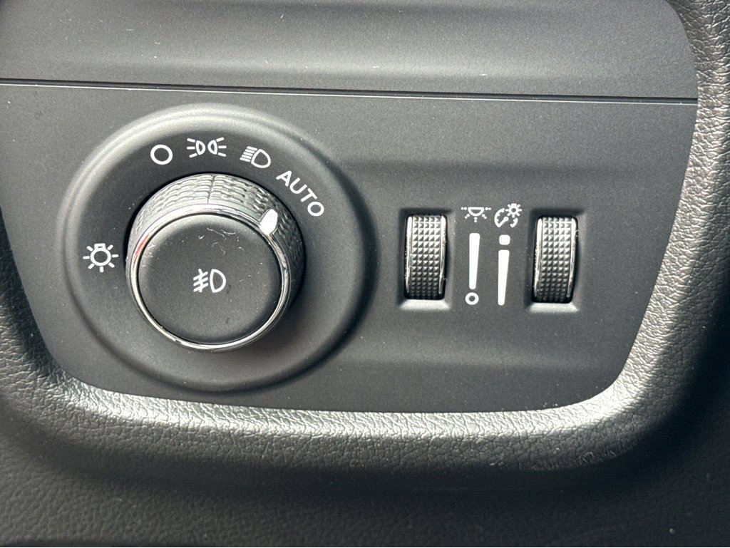 Used 2022 Jeep Grand Cherokee L Overland w/ Luxury Tech Group IV image 16