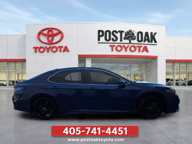 Used 2023 Toyota Camry XSE FWD image 9