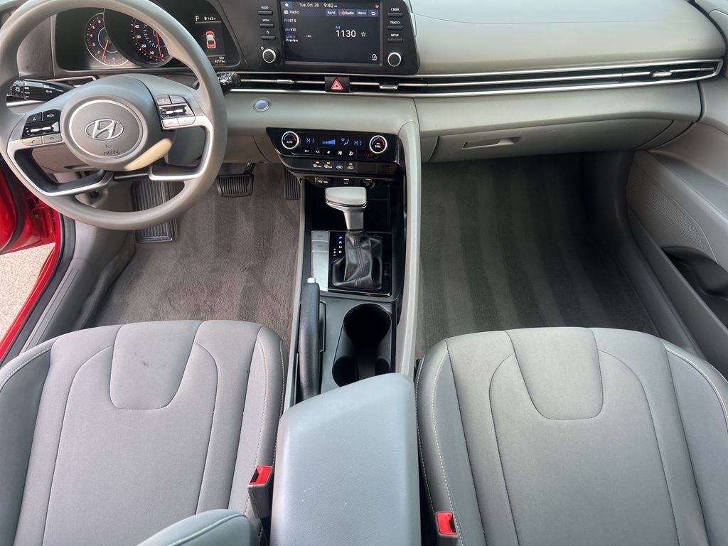 Used 2023 Hyundai Elantra SEL w/ Cargo Package image 17