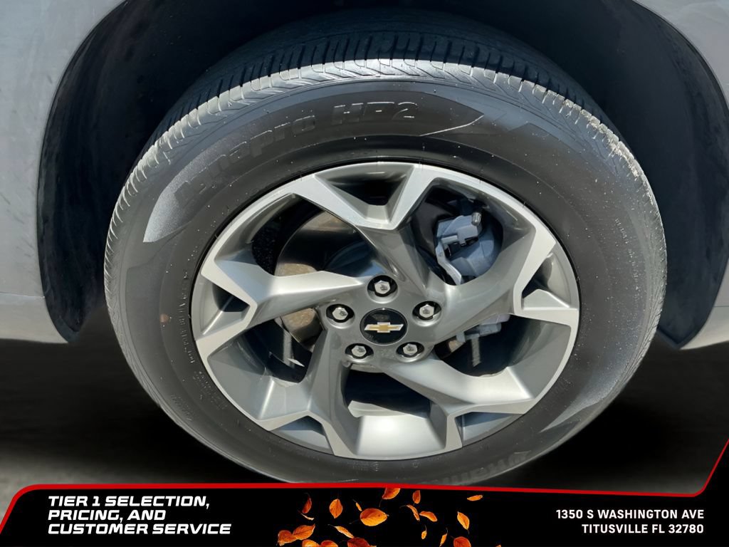 Used 2025 Chevrolet Trax LT w/ LT Convenience Package FWD image 14