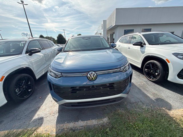 New 2026 Volkswagen Tiguan SE AWD/4WD image 2
