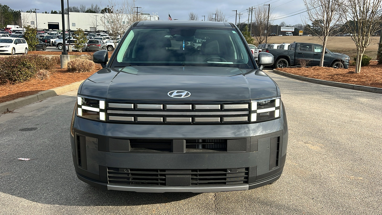 Used 2025 Hyundai Santa Fe SE image 3