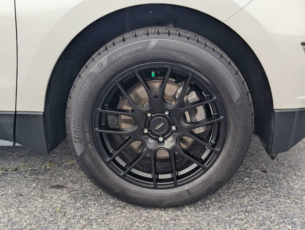 Used 2018 Chevrolet Equinox Premier FWD image 12