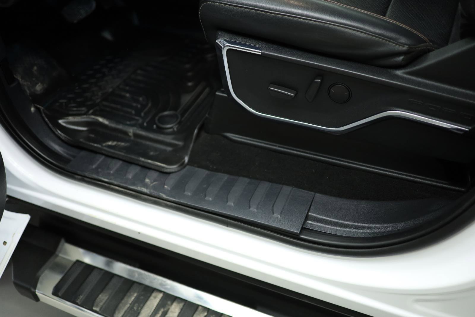 Used 2023 Ford F350 Lariat image 30