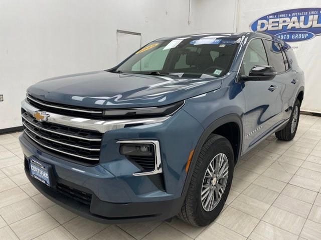 Used 2025 Chevrolet Traverse LT image 17