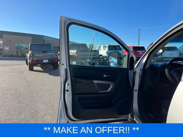 Used 2015 Nissan Titan S AWD/4WD image 25