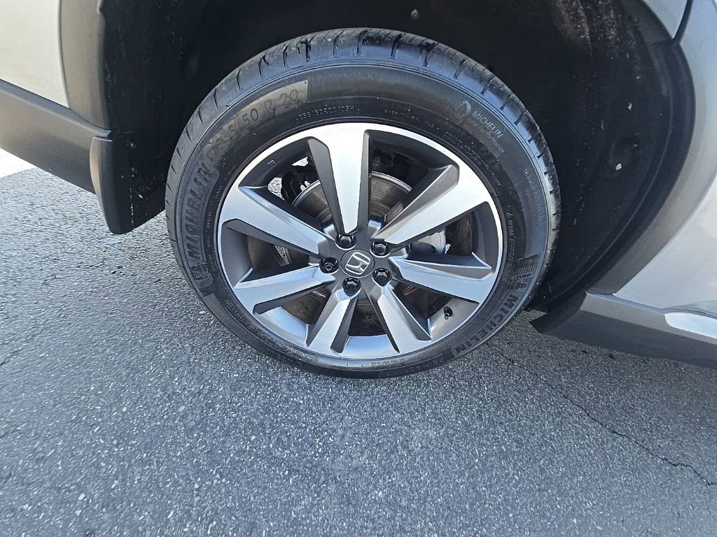 Used 2024 Honda Pilot Touring image 11