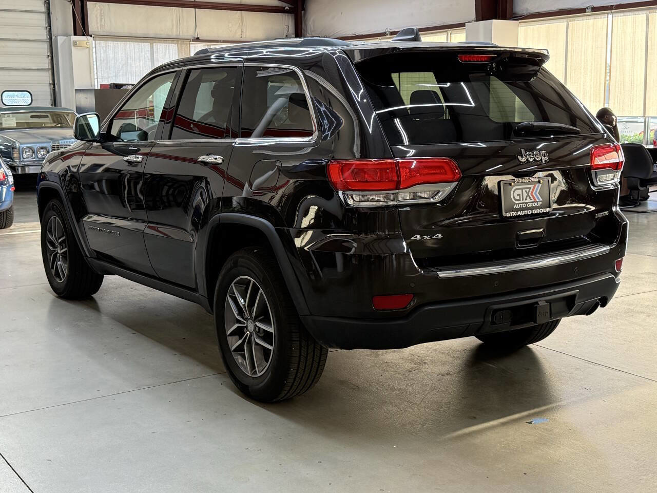Used 2017 Jeep Grand Cherokee Limited w/ Trailer Tow Group IV AWD/4WD image 3