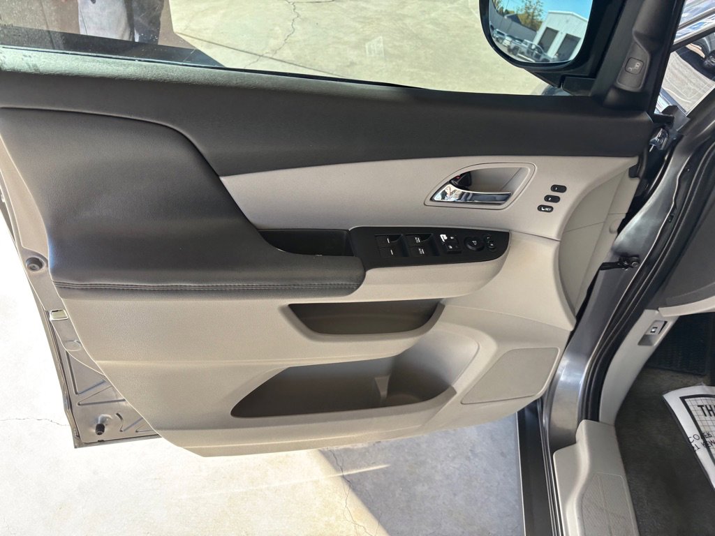 Used 2014 Honda Odyssey Touring Elite image 8