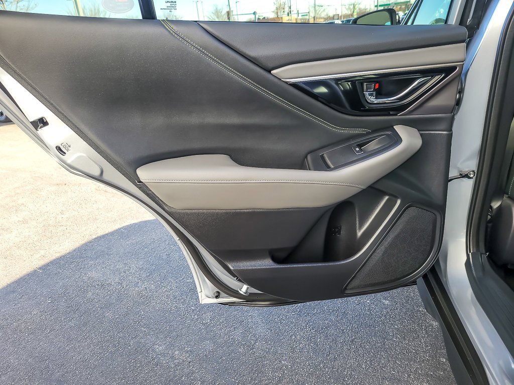 Certified 2025 Subaru Outback Onyx Edition image 17