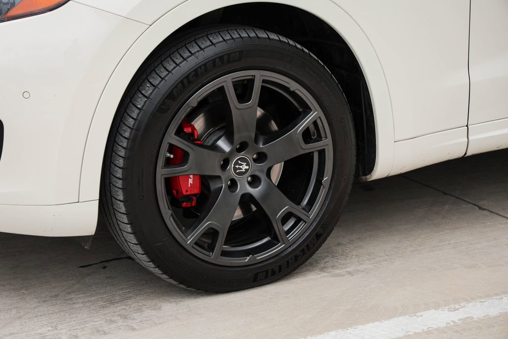 Used 2021 Maserati Levante image 33