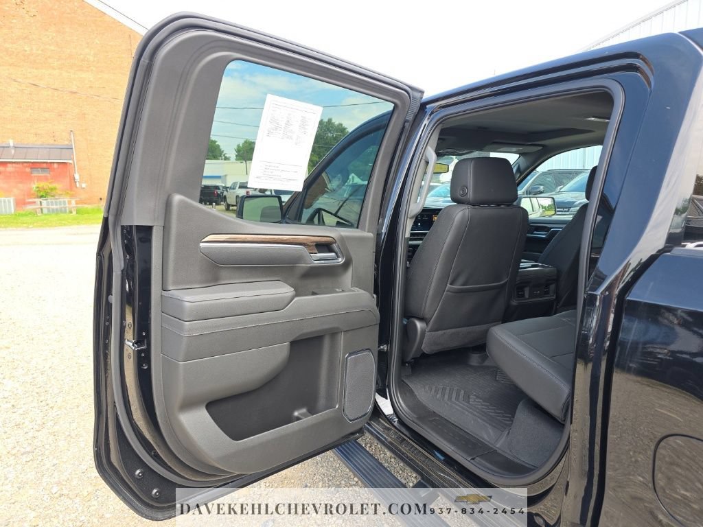 Used 2025 Chevrolet Silverado 1500 LT Trail Boss w/ LT Trail Boss Premium Package AWD/4WD image 30