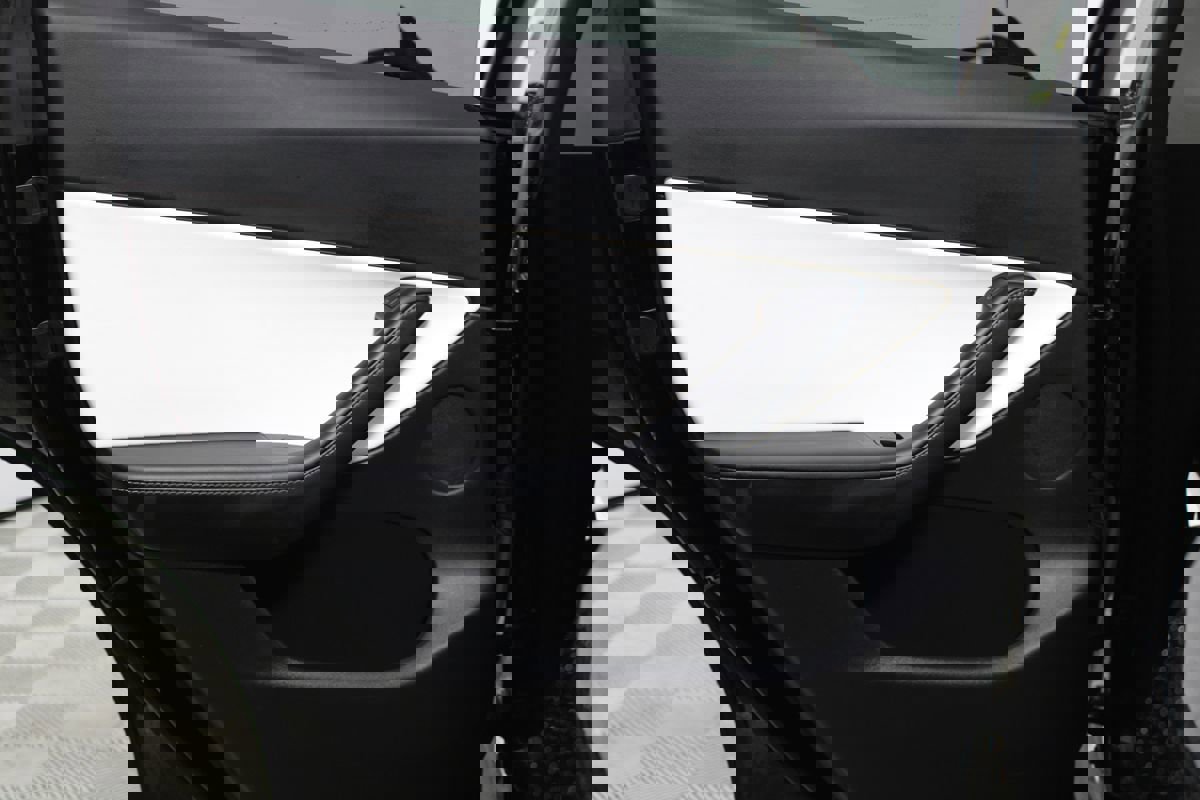 Used 2022 Tesla Model Y Performance image 22