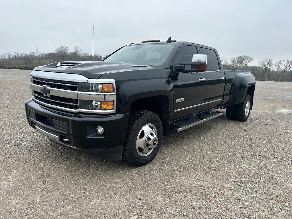 Used 2018 Chevrolet Silverado 3500 High Country w/ Duramax Plus Package AWD/4WD image 9