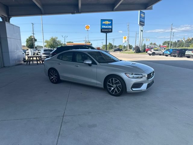 Used 2020 Volvo S60 T6 Momentum AWD/4WD image 3