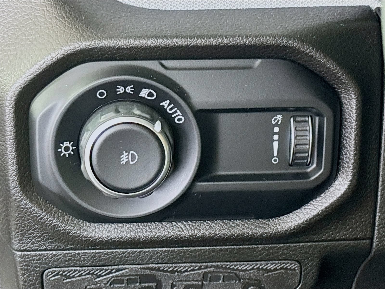 Used 2024 Jeep Wrangler Sport AWD/4WD image 10