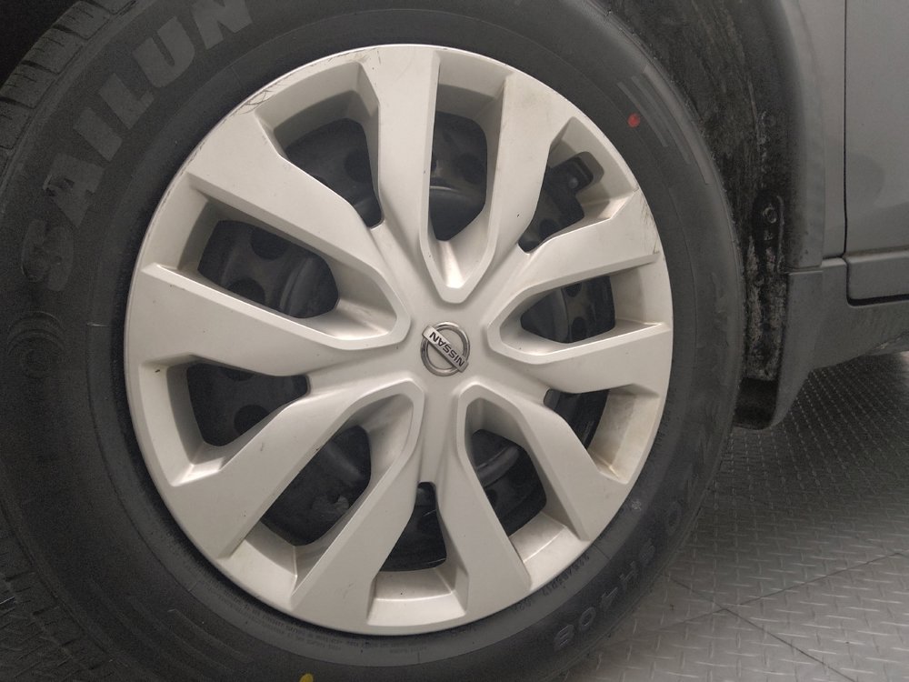 Used 2019 Nissan Rogue S image 31