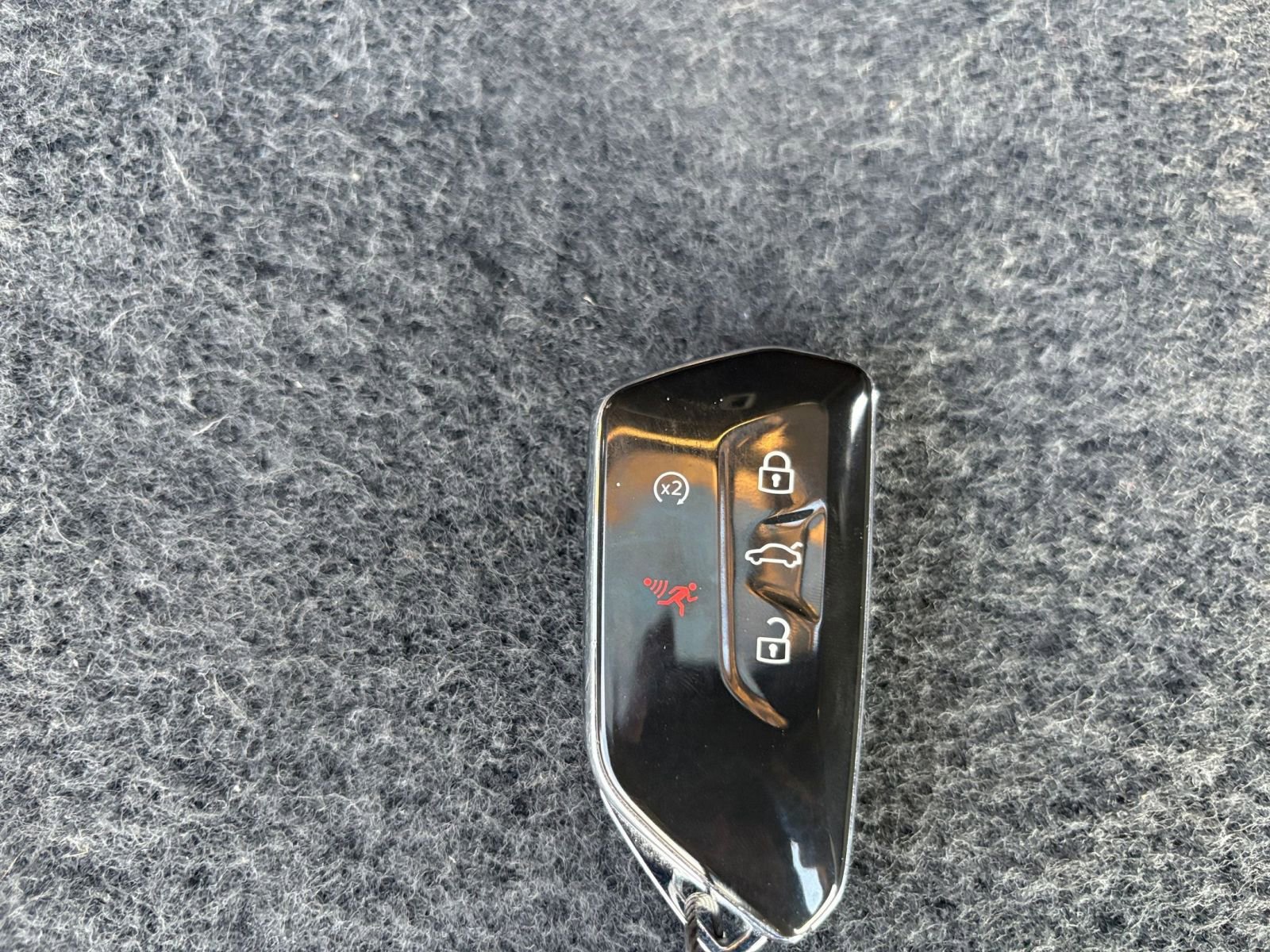 Used 2025 Volkswagen Atlas SE image 28