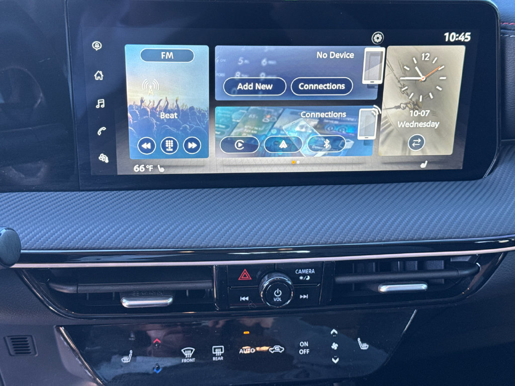 Used 2025 Nissan Kicks SR w/ SR Premium Package FWD image 27