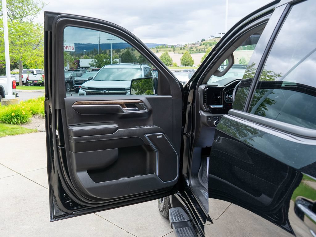 Used 2024 GMC Sierra 1500 Elevation w/ Elevation Premium Package AWD/4WD image 16