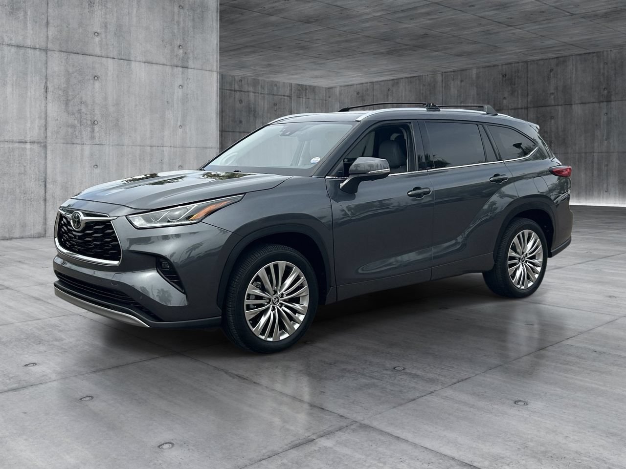 Used 2023 Toyota Highlander Platinum FWD image 39