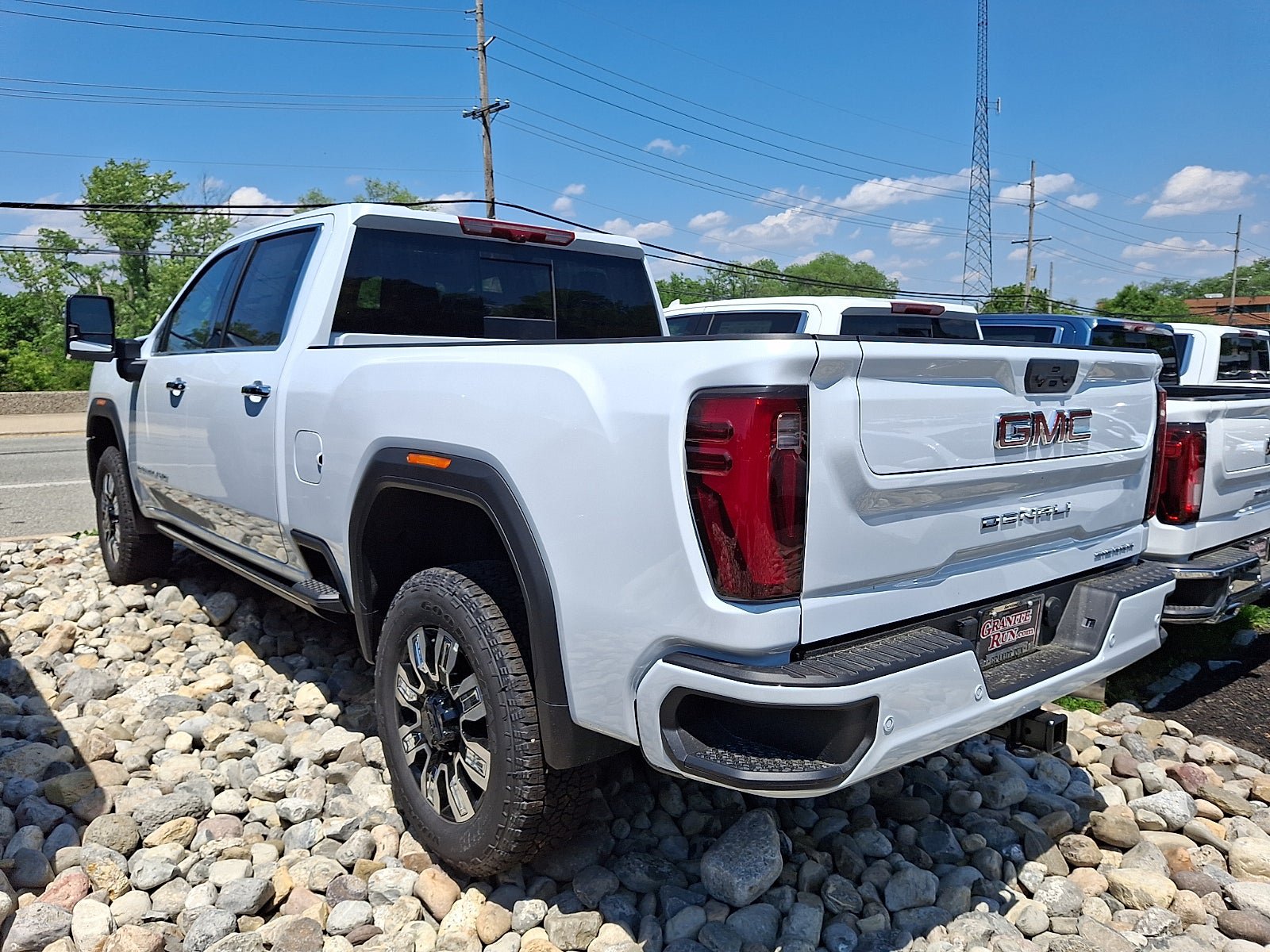 New 2026 GMC Sierra 2500 Denali w/ Denali Reserve Package AWD/4WD image 3