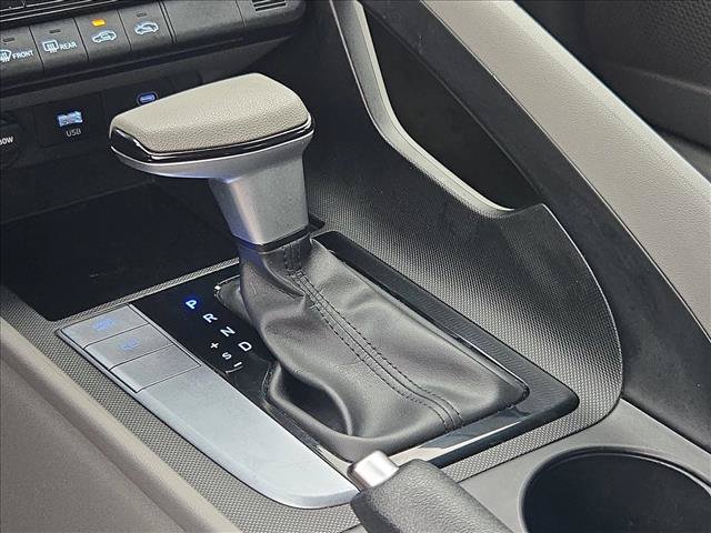 Used 2024 Hyundai Elantra SEL FWD image 12