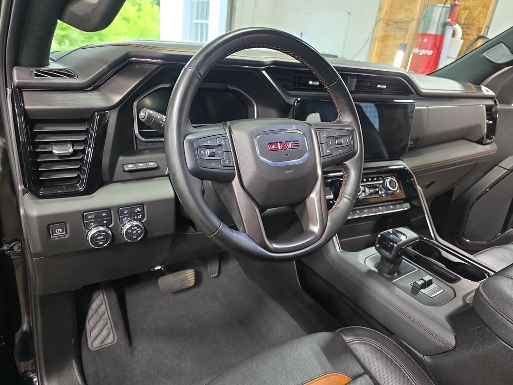 Used 2023 GMC Sierra 1500 AT4 w/ Technology Package AWD/4WD image 15