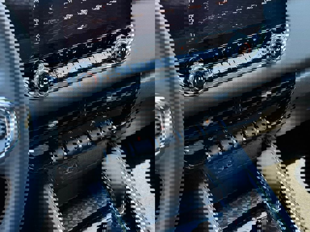 New 2026 GMC Canyon Elevation w/ Convenience Package image 31