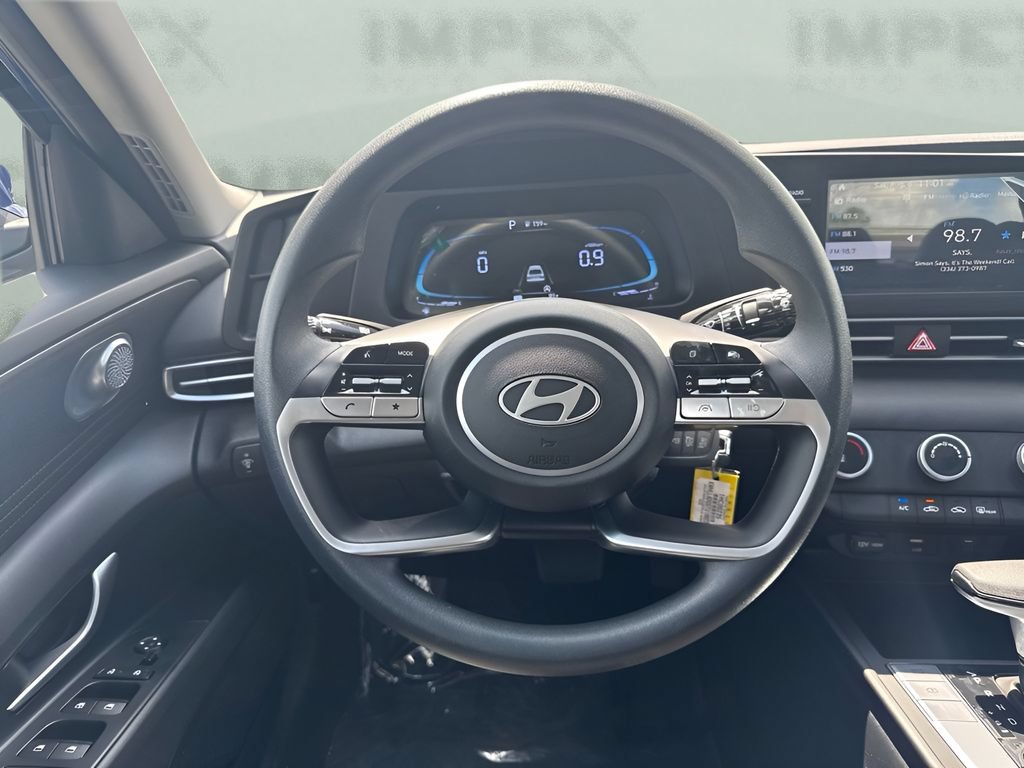 Used 2026 Hyundai Elantra SE FWD image 8