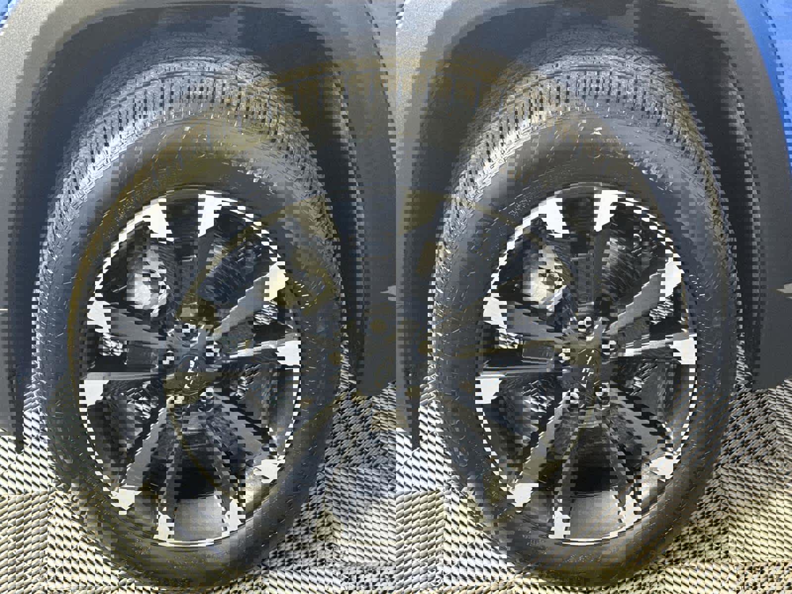 Used 2025 Chevrolet Equinox RS image 11