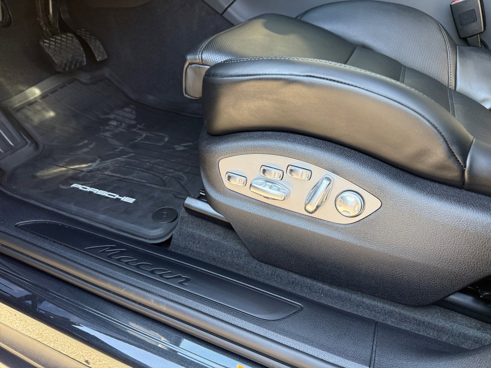 New 2026 Porsche Macan image 25