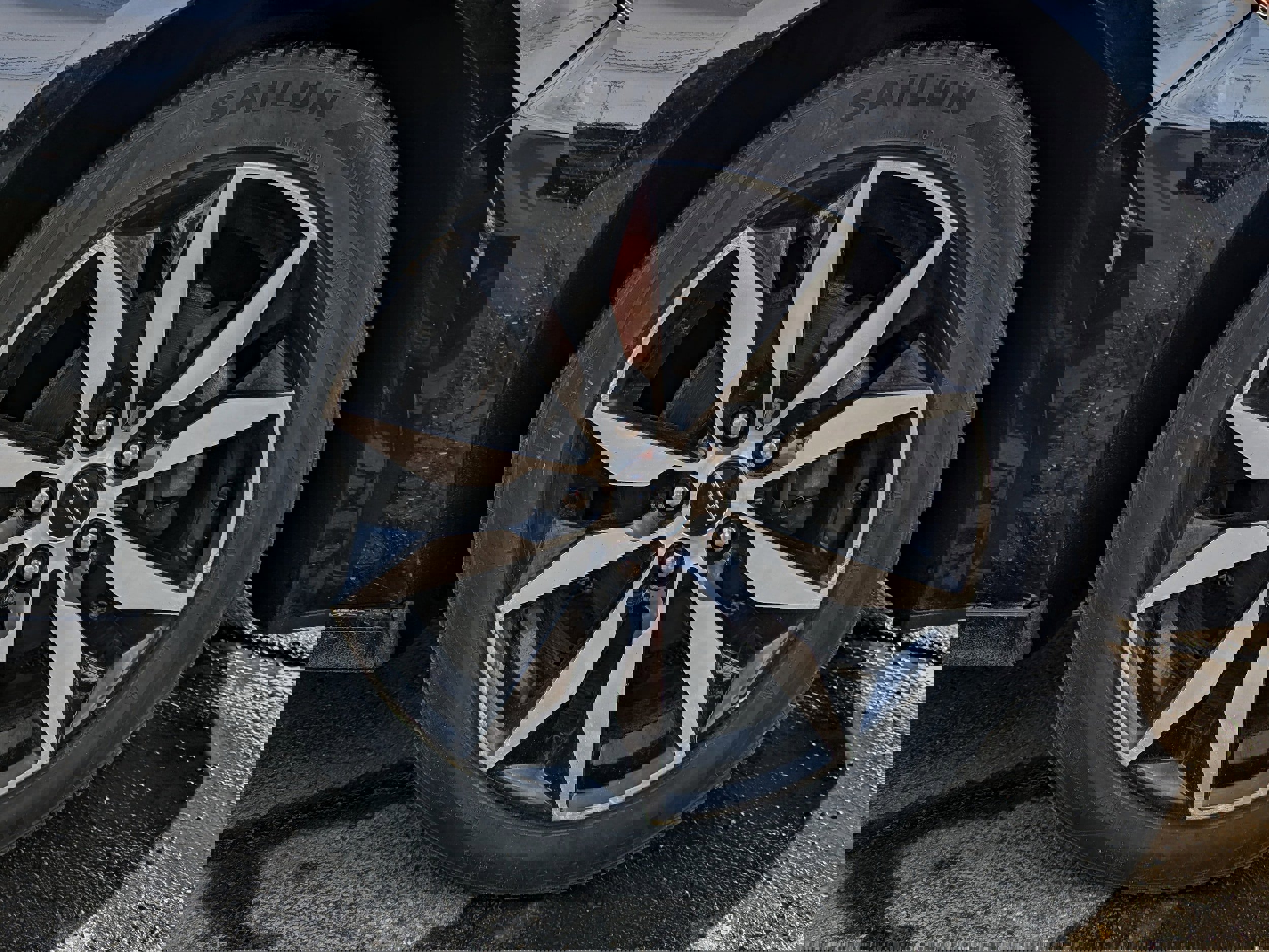 Used 2021 Chevrolet Malibu RS FWD image 8