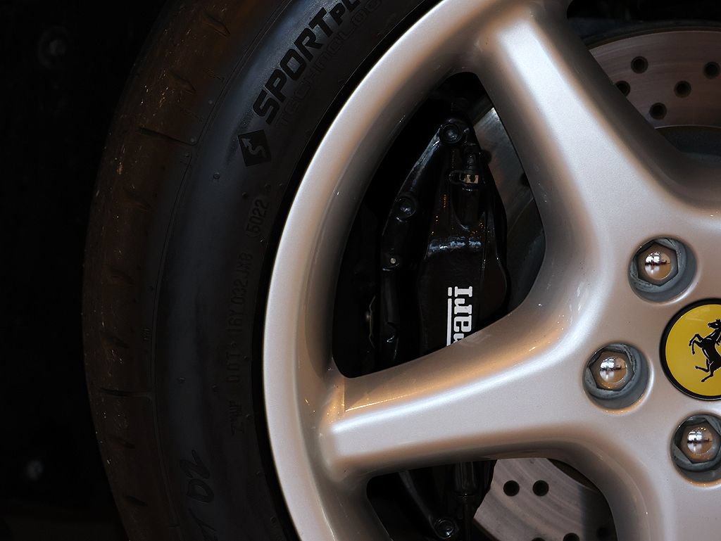 Used 1999 Ferrari 550 Maranello Coupe RWD image 10