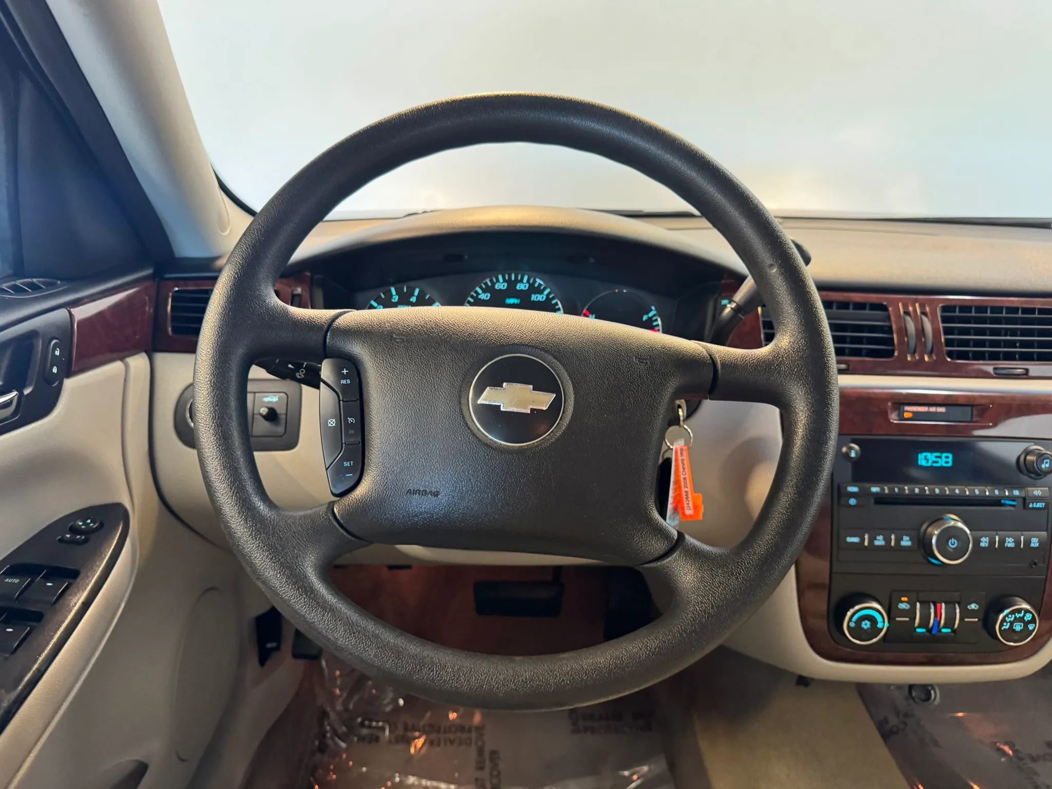 Used 2008 Chevrolet Impala LT FWD image 11