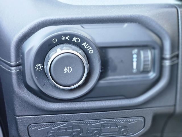 Used 2025 Jeep Wrangler Sahara image 20