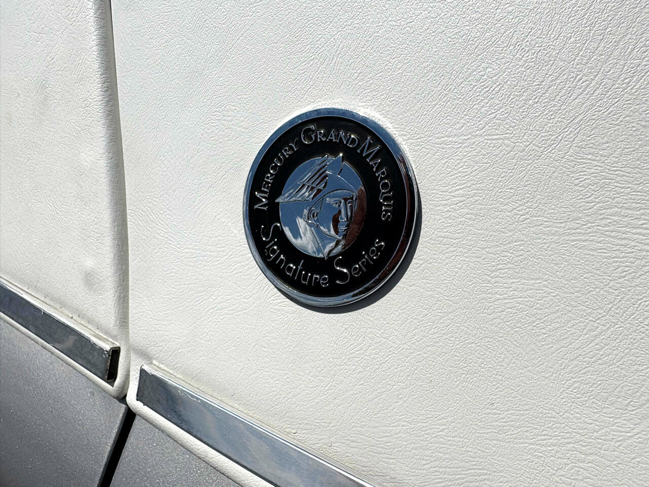 Used 2005 Mercury Grand Marquis GS image 23