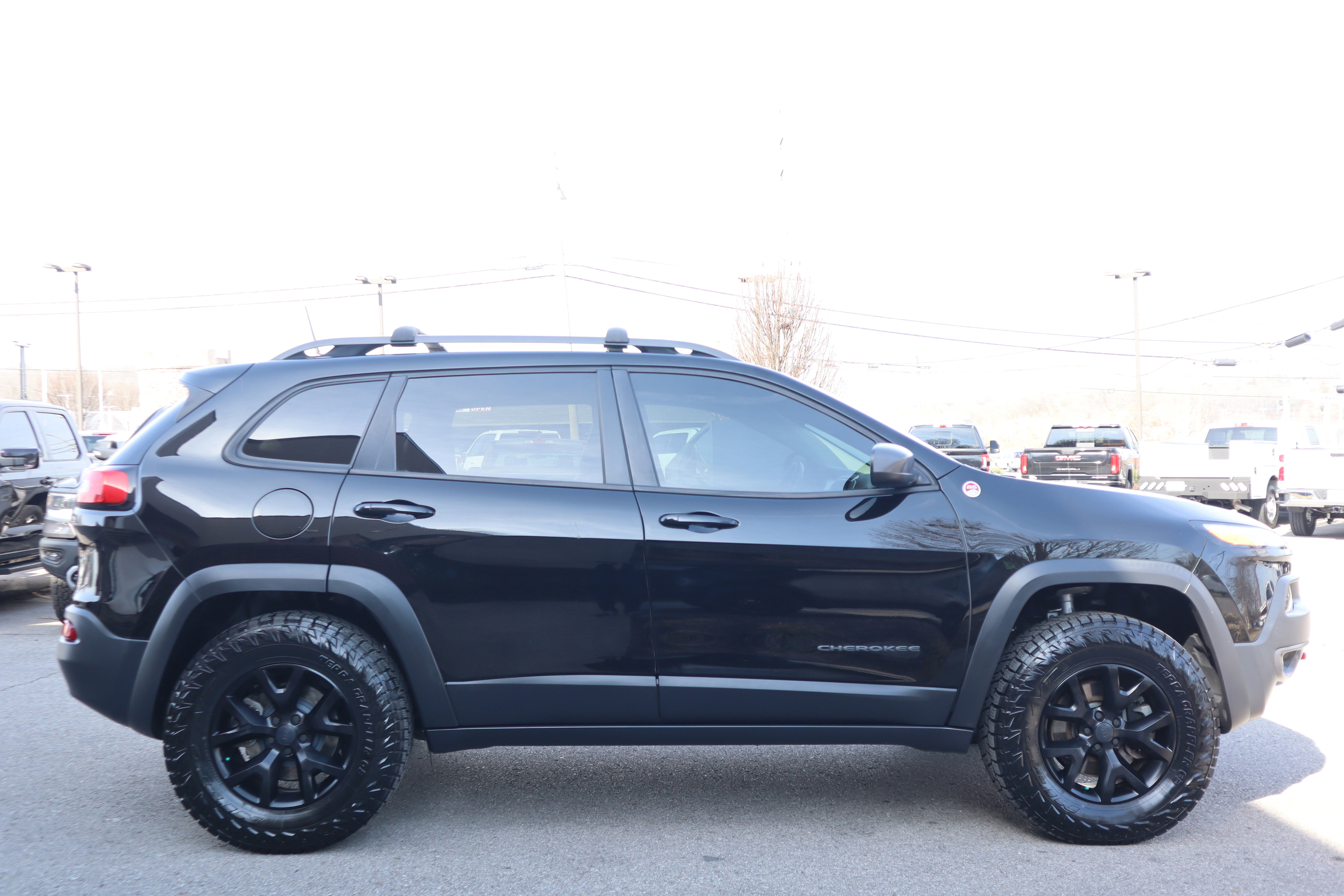 Used 2017 Jeep Cherokee Trailhawk w/ Trailer Tow Group image 6