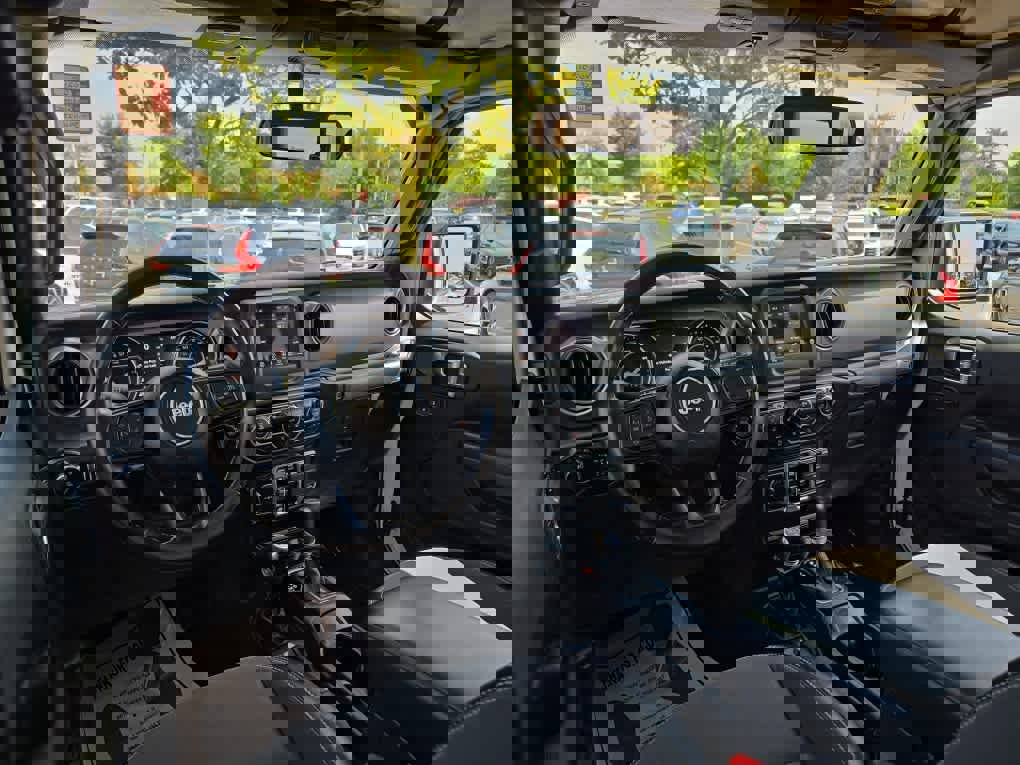 Used 2021 Jeep Gladiator Sport image 27