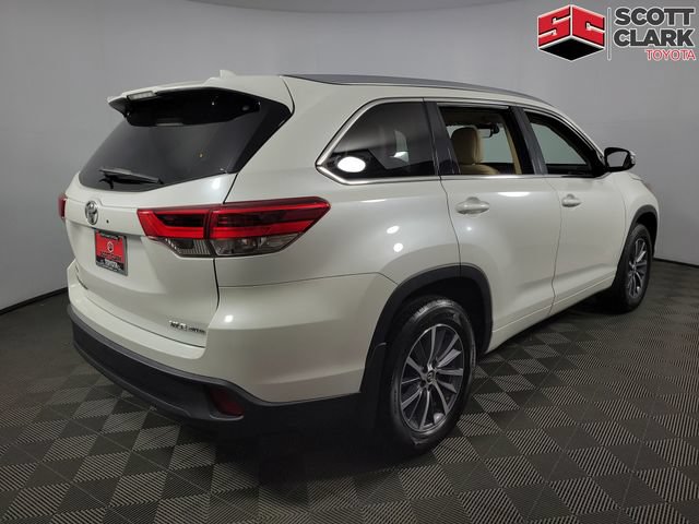 Used 2017 Toyota Highlander XLE AWD/4WD image 8
