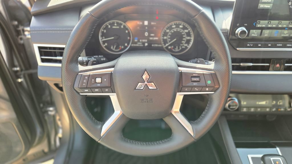 Used 2024 Mitsubishi Outlander SE AWD/4WD image 17