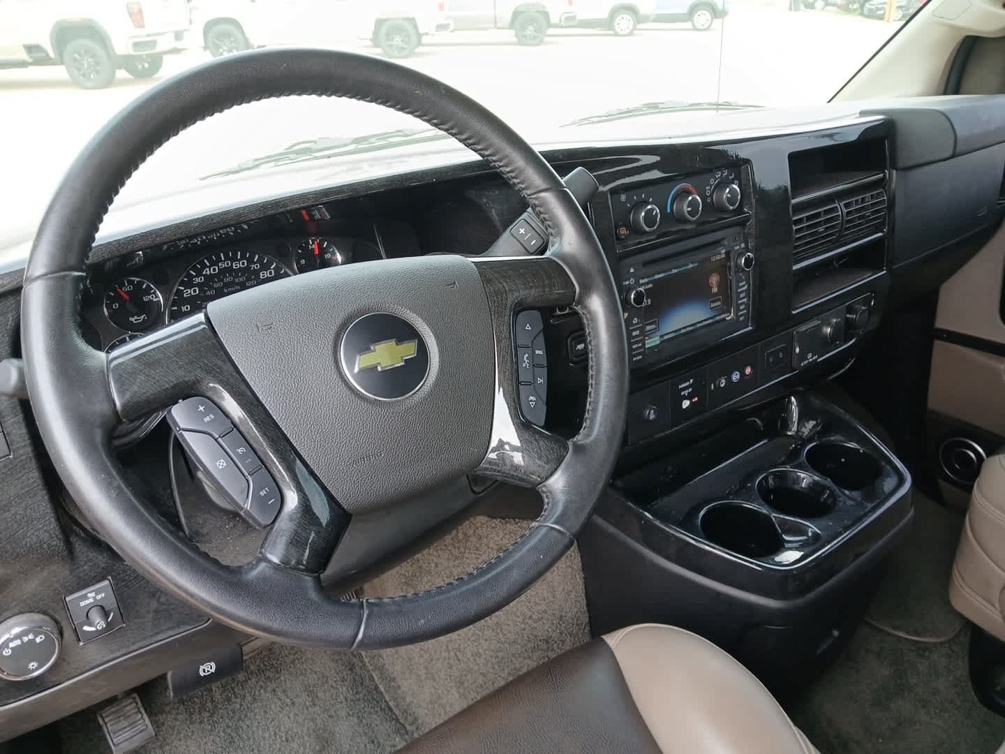 Used 2021 Chevrolet Express 2500 w/ Enhanced Convenience Package RWD image 28