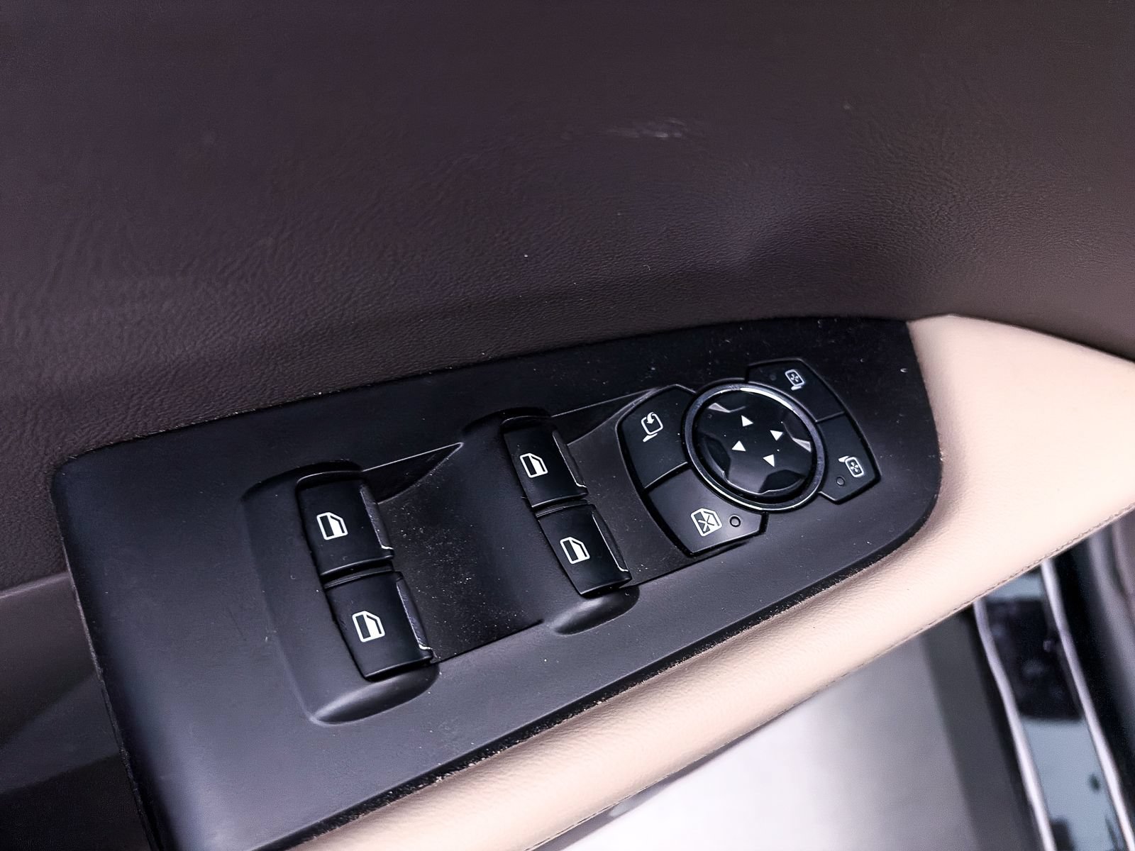 Used 2023 Lincoln Nautilus FWD w/ Premium Package image 17