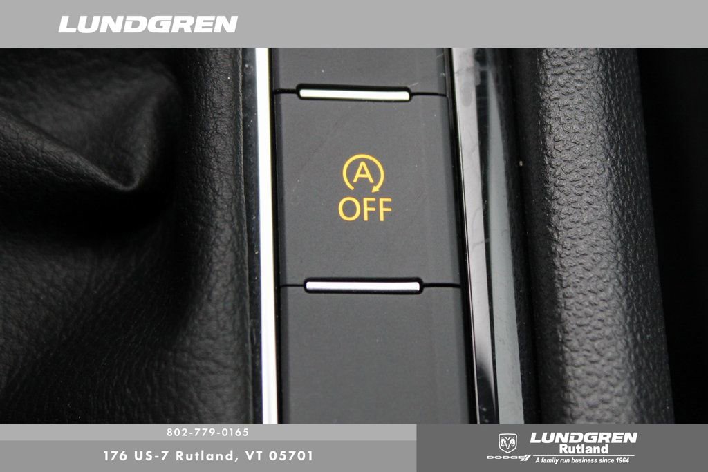 Used 2024 Volkswagen Taos SE w/ Panoramic Sunroof Package image 32