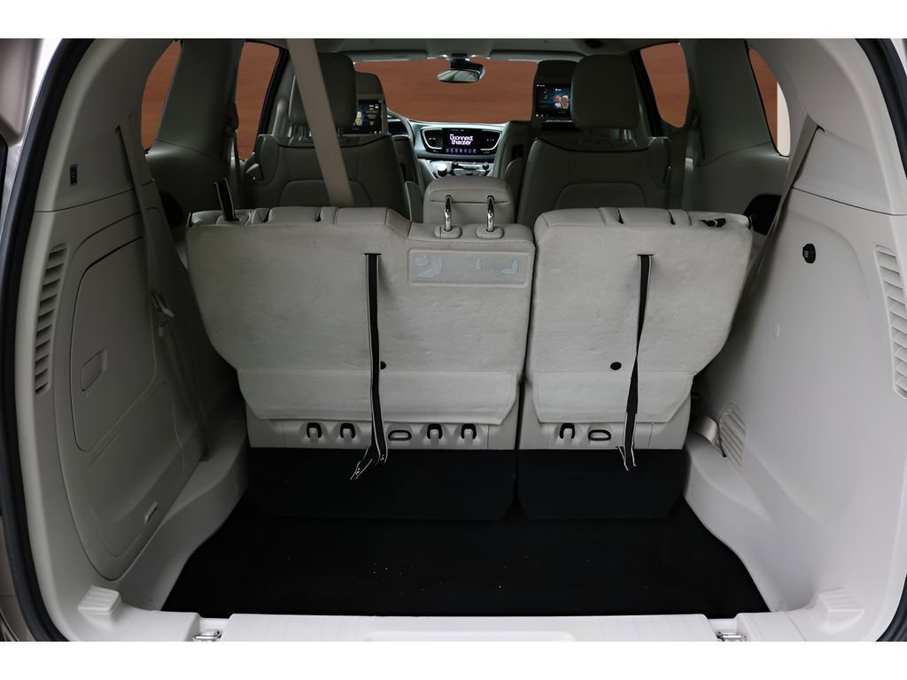 Used 2018 Chrysler Pacifica Limited w/ Advanced Safetytec Group FWD image 18