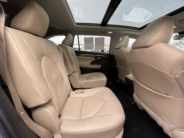 Certified 2021 Toyota Highlander Platinum image 23
