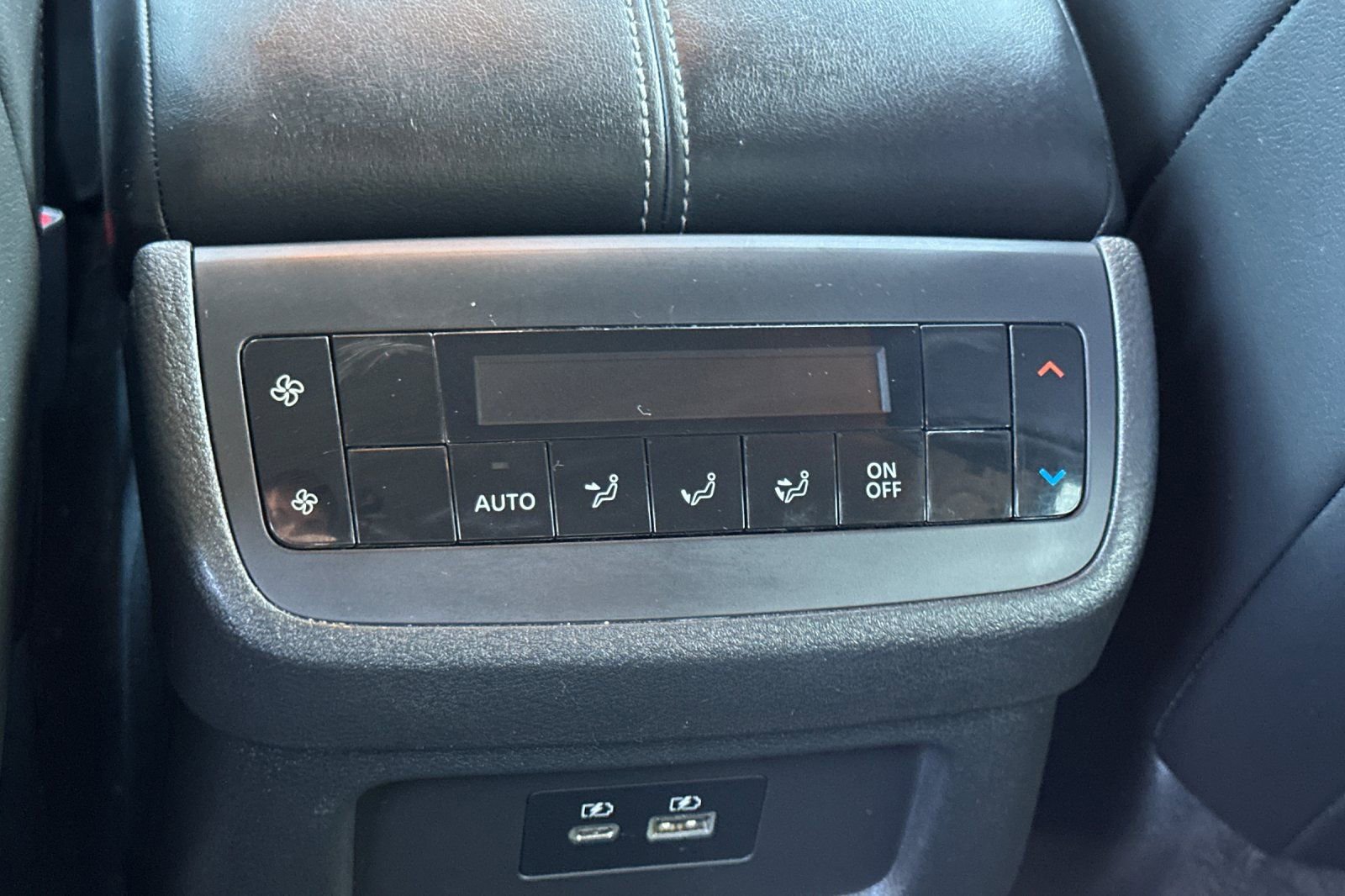 Used 2022 Nissan Pathfinder SL w/ SL Black Package image 44